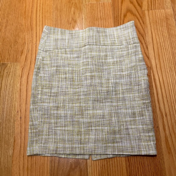 The Limited Dresses & Skirts - The limited pencil skirt size 4